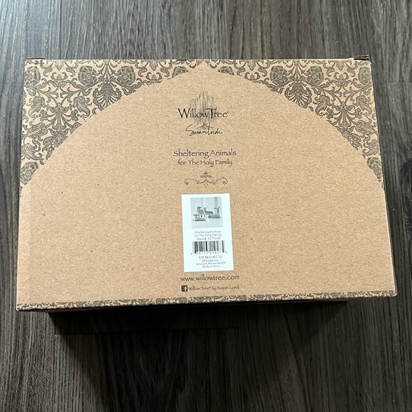 Willow Tree Holiday New Willow Tree Nativity Sheltering Animals For The Holy Family Poshmark